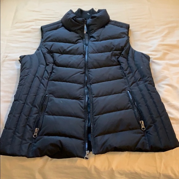 Black puff vest! - Picture 1 of 3